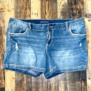 Maurice’s denim shorts size 22
